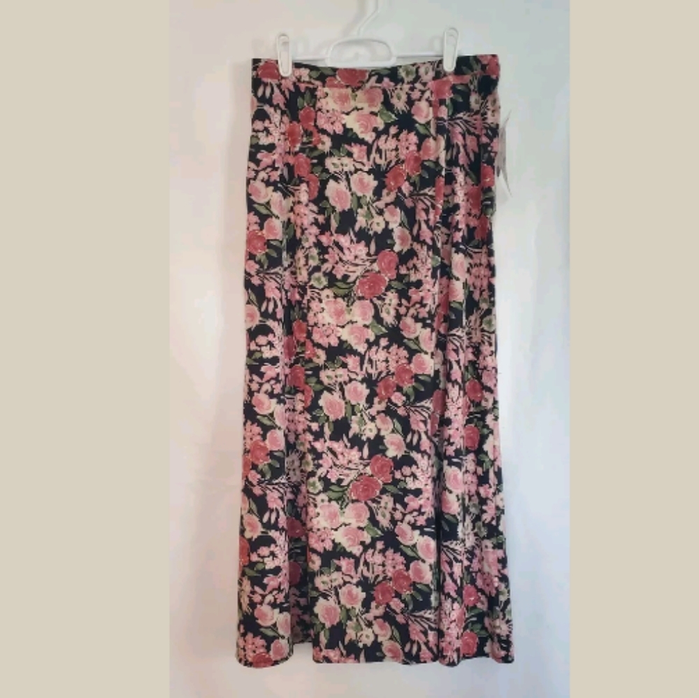 NWT Womens Elementz Black Floral Flared Hem Midi Skirt Side Zipper Size Small